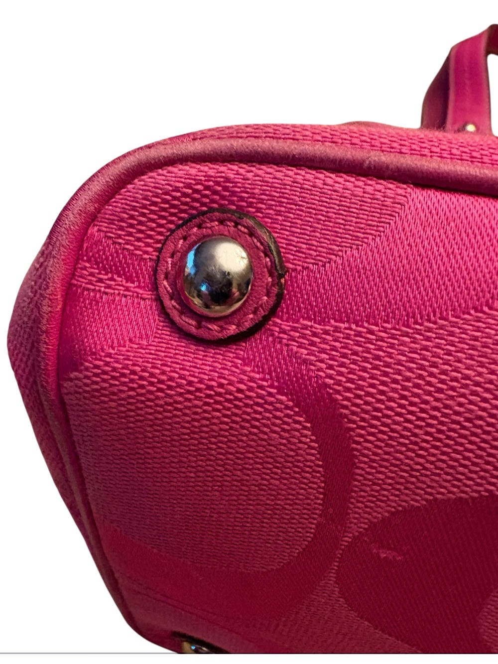 Coach Signature Laura Carryall in Magenta/Hot Pink. 14940 - Picture 11 of 16